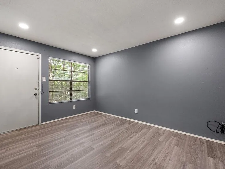 710 E Dean Keeton St #201 — Photo 3