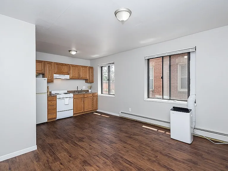 Crown Apartments — Photo 27