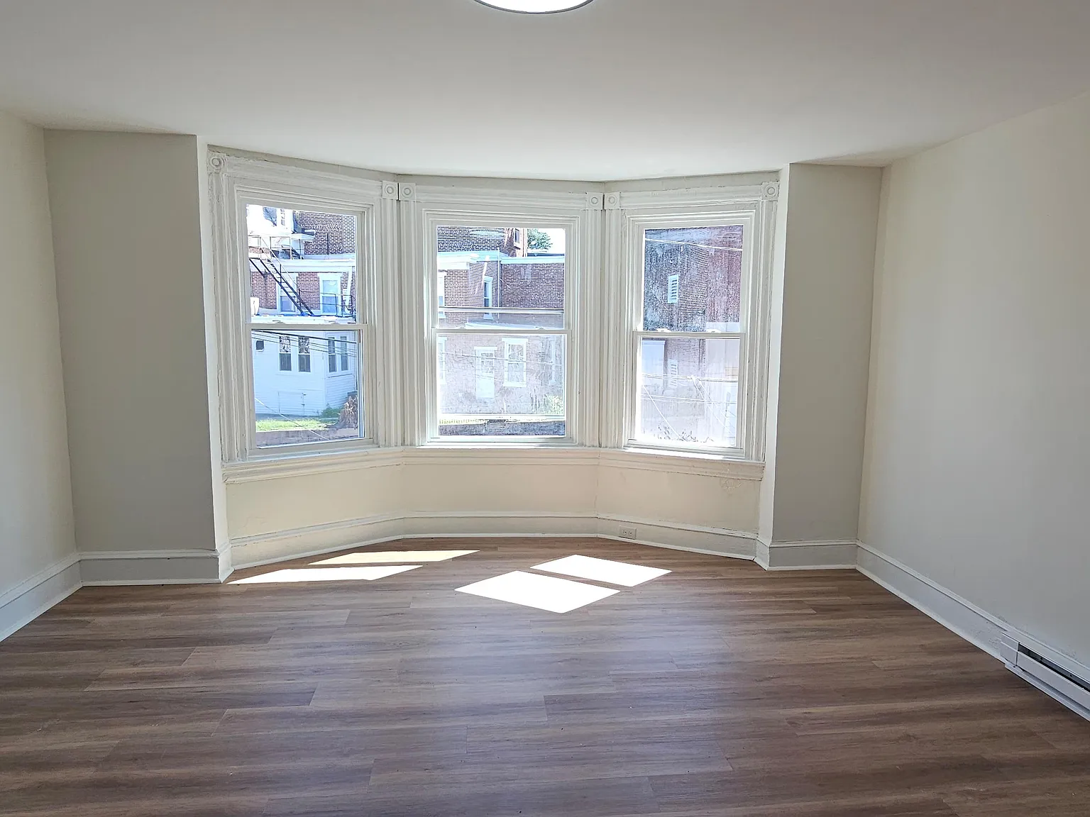 1 bed, 900 sqft, $1,595 — Photo 4