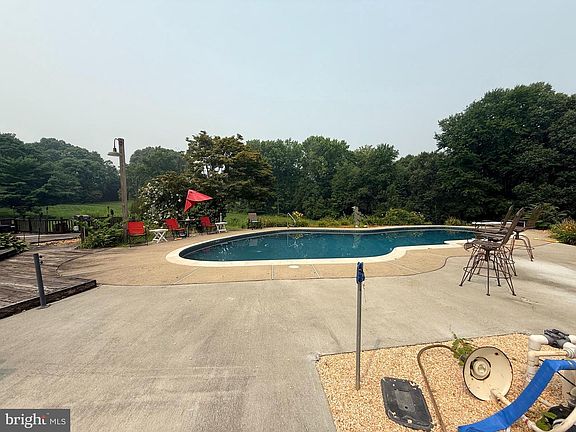 5th image of 15299 Ballantrae Ave