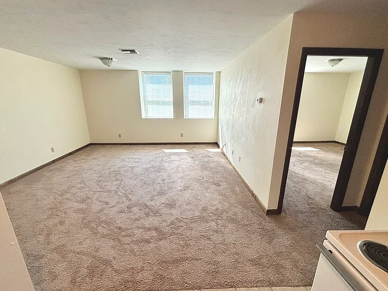 409 Lehmer St #D — Photo 2