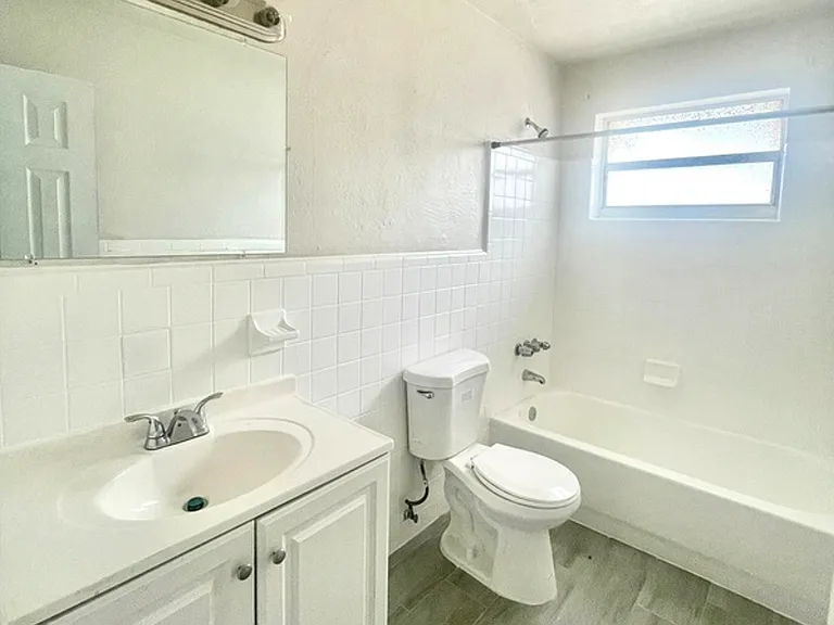2300 Avenue S #8 — Photo 12