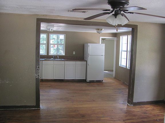 Entering front door into LR.