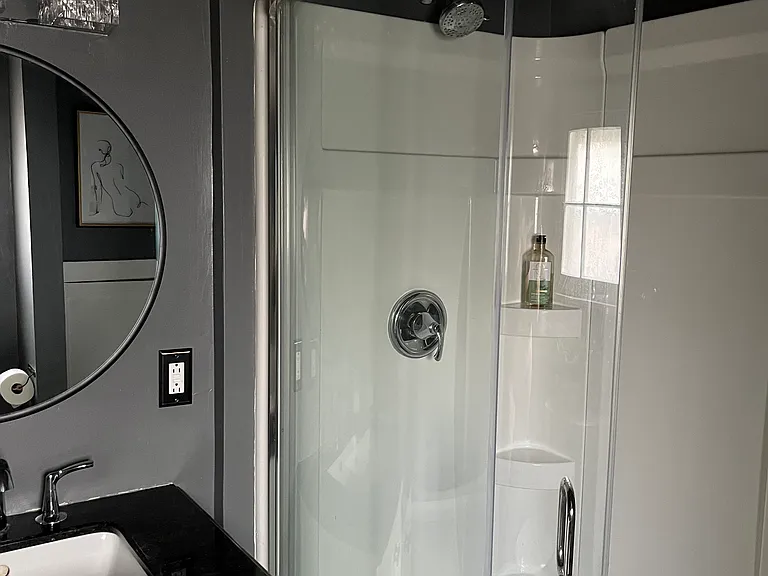 2nd floor bathroom