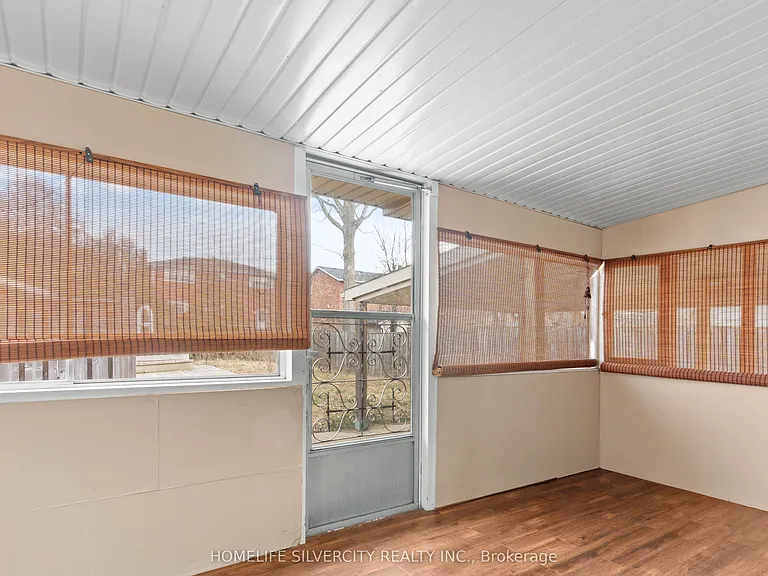 298 Barton St — Photo 25