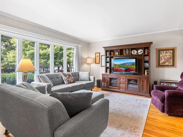 19 Donald Lane, Ossining, NY 10562