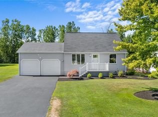 6244 Bartz Rd, Lockport, NY 14094