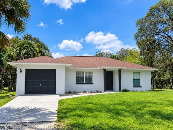291 22nd St NE, Naples, FL 34120