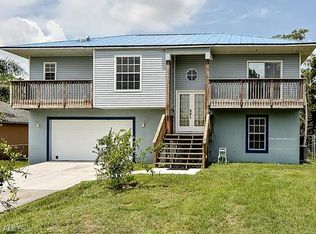 1061 17th St SW, Naples, FL 34117