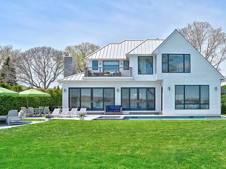 82 Harbor Dr — Photo 23