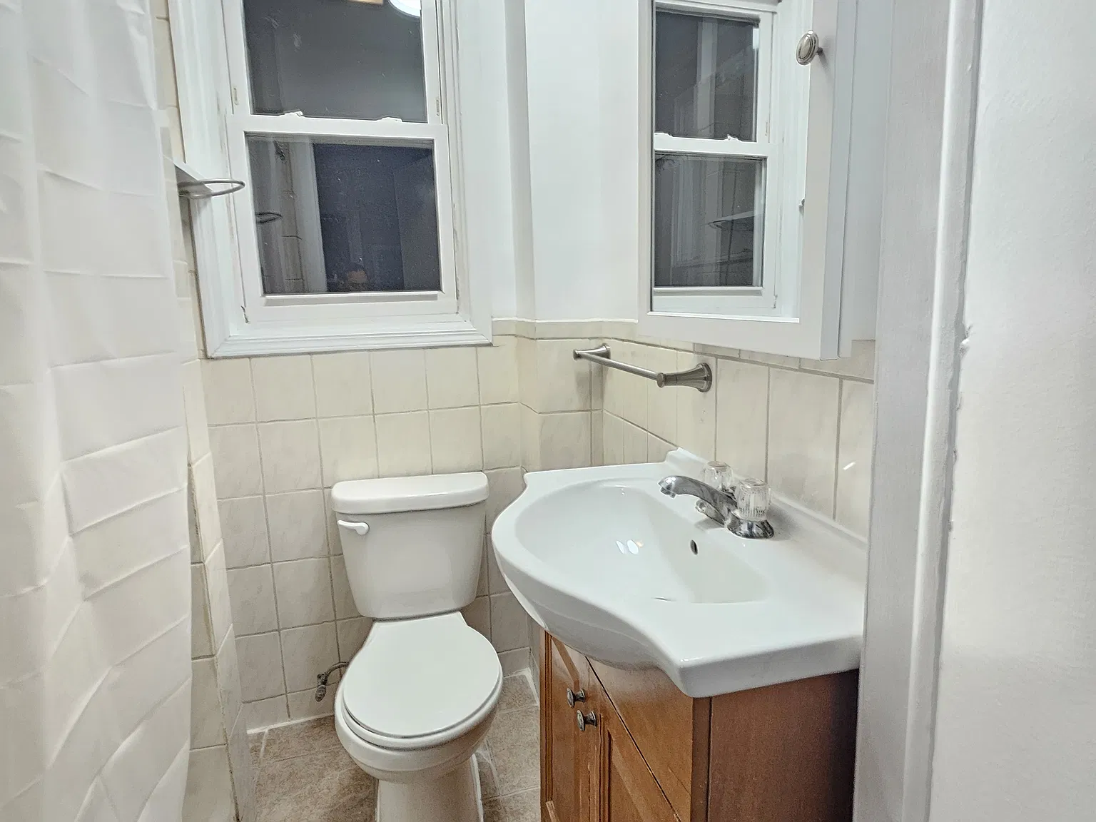 3 bed, $1,950 — Photo 1