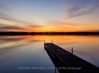 27 Carmans Ln, Prince Edward County, ON K0K 2T0