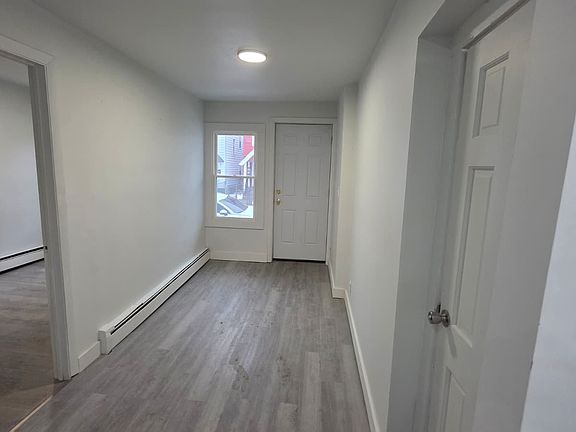 4th image of 22 Edgar St #1