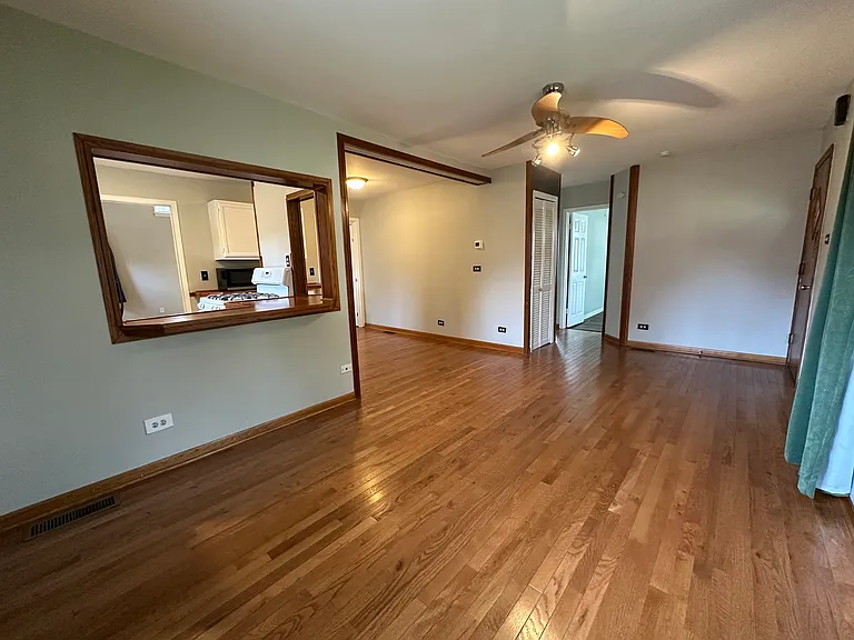 37 S Heather Dr — Photo 2