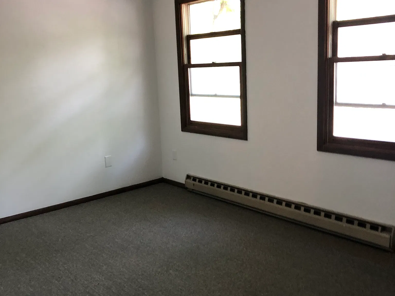 3 bed, 1.5 bath, 1200 sqft, $1,895 — Photo 4