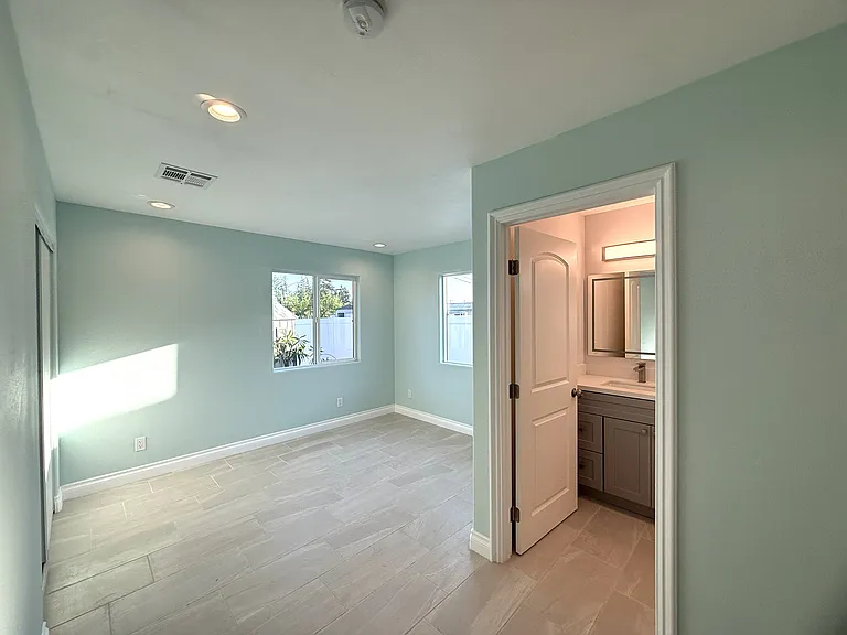 3130 Doolittle Ave — Photo 9
