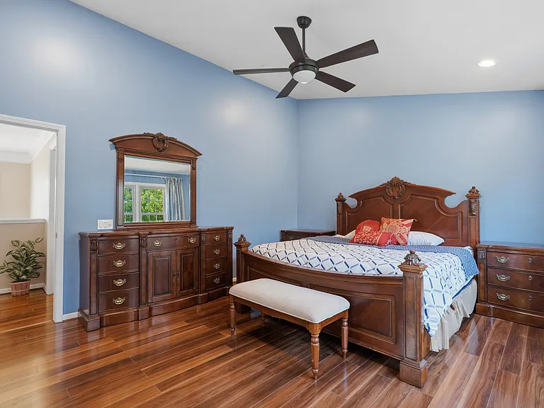 44525 Fenwick Dr — Photo 16