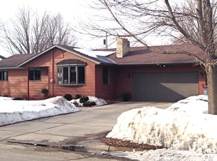 116 Cannon View Dr, Red Wing, MN 55066