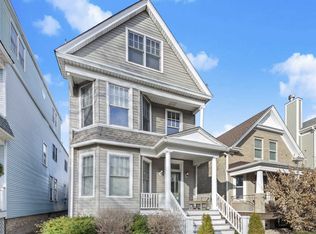 3626 N Hoyne Ave #2, Chicago, IL 60618
