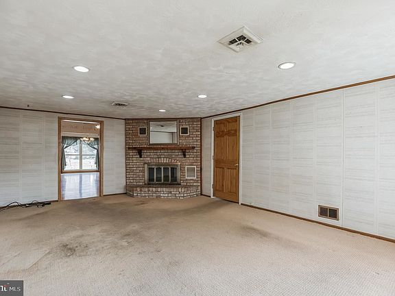 4th image of 20770 Langley Rd