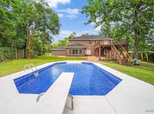 26 Fairlane Dr, Montgomery, AL 36106