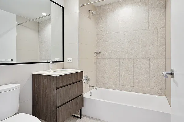 Bathroom, photo 1