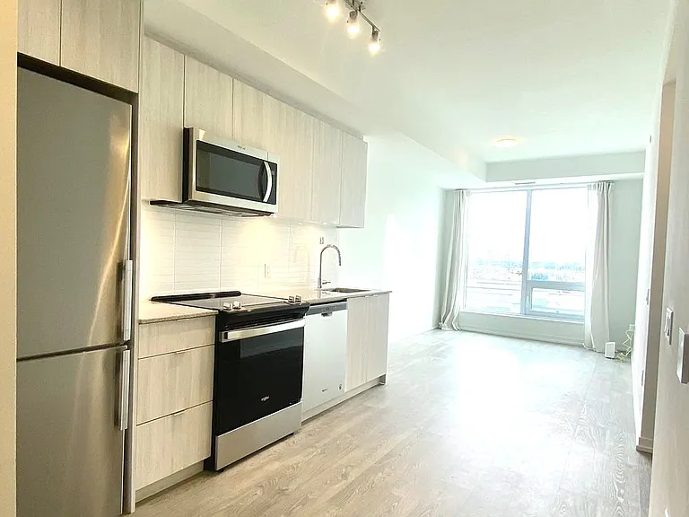 8868 Yonge St #620E — Photo 3