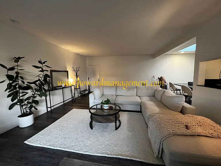 537 San Vicente — Photo 9
