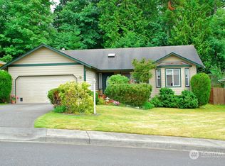 1380 NE Gilmax Ln, Poulsbo, WA 98370