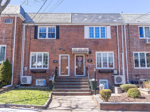 7-16 160th St, Whitestone, NY 11357
