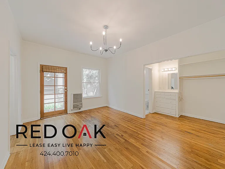 836 Sanborn Ave #208 — Photo 1