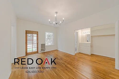 836 Sanborn Ave #208 Photo 1