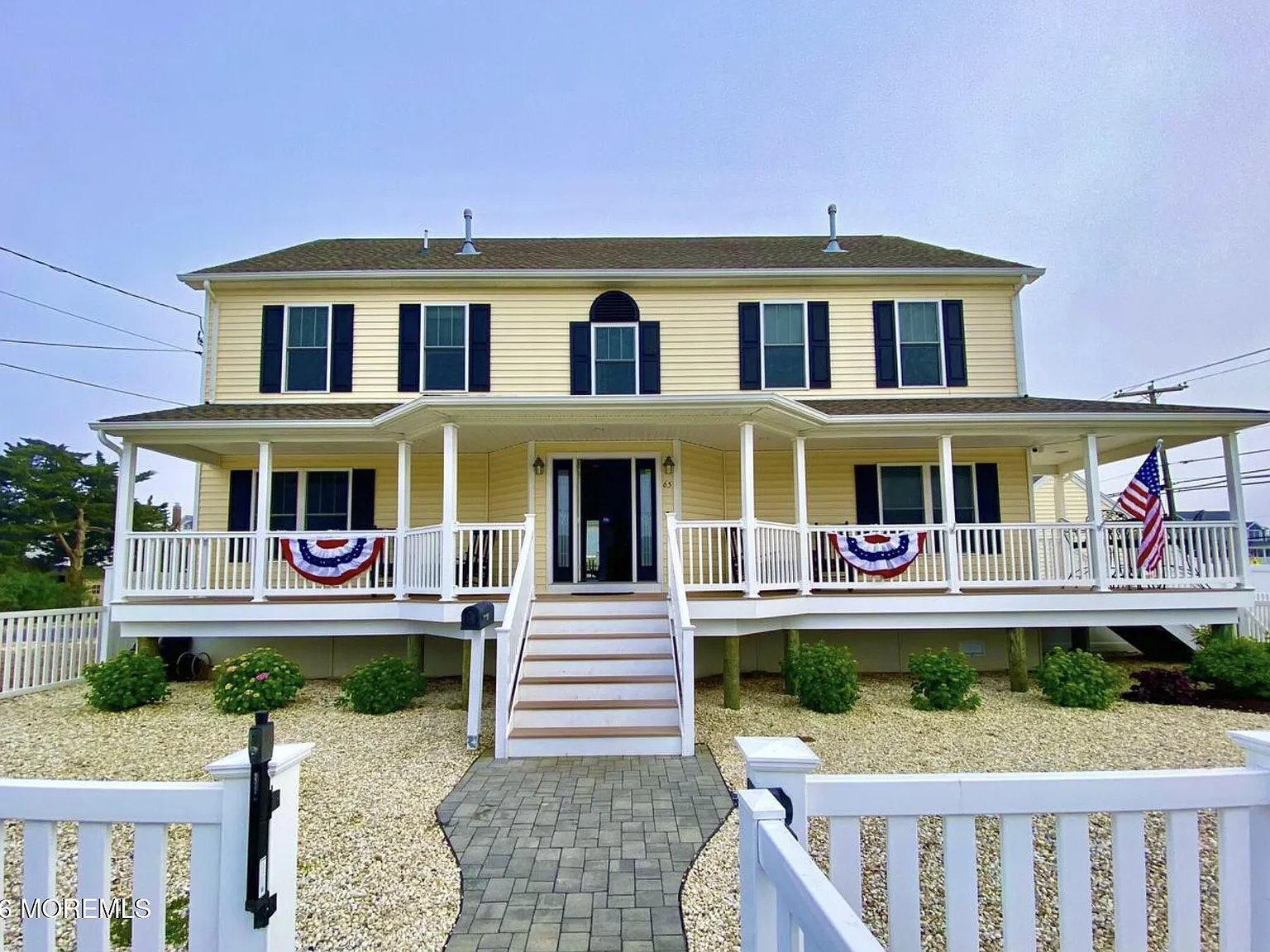 5 bed, 2640 sqft, $7,750 — Photo 2