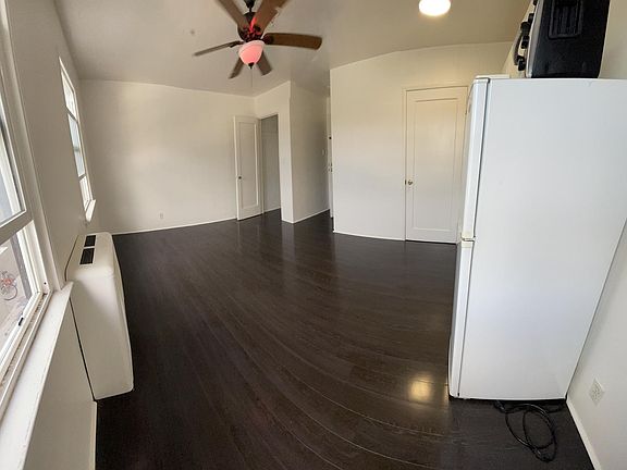 3rd image of 1756 Lincoln Blvd #17