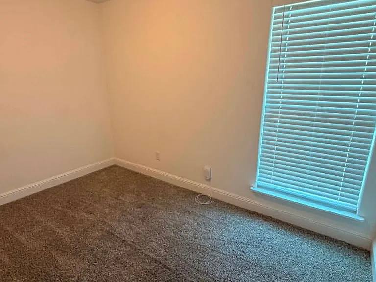 347 Sidney Ln — Photo 13
