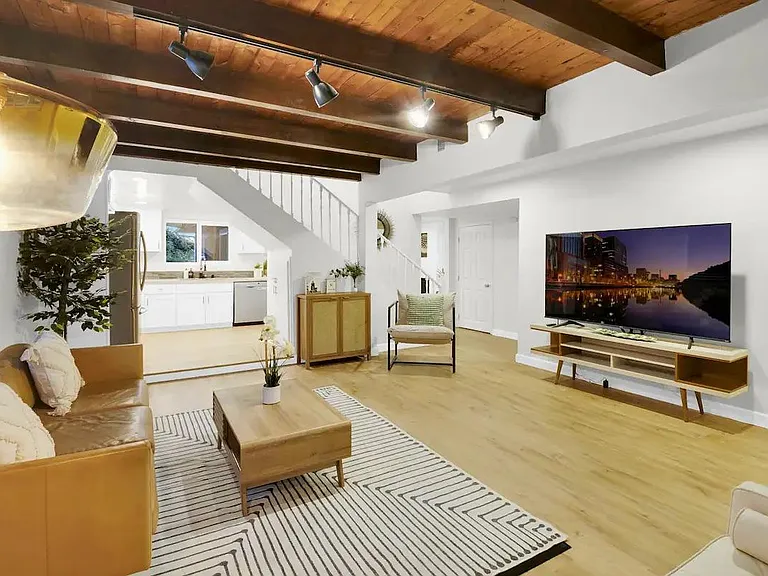 5475 Connecticut Ave — Photo 11