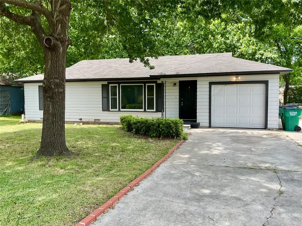 1109 N Howeth St, Gainesville, TX 76240