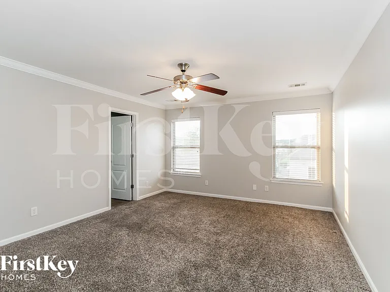 2045 Kensington Ct — Photo 10