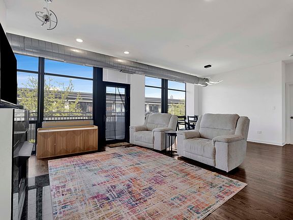 3rd image of 1150 W 15th St Unit 401