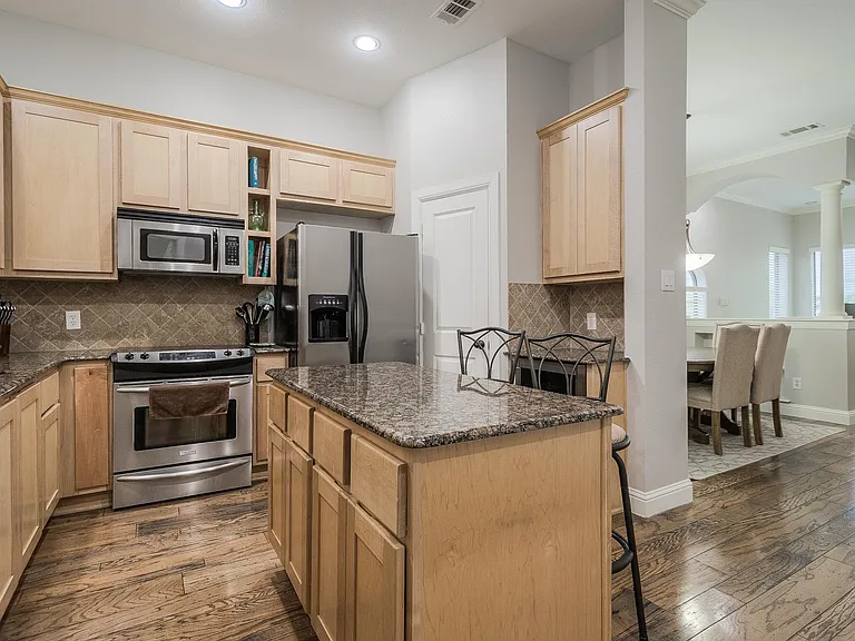 3118 Carmel St — Photo 18