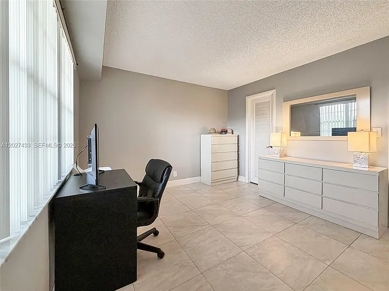3300 W Rolling Hills Cir #509 — Photo 14