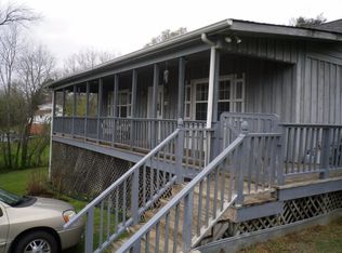 886 Lovely Bluff Rd, Rocky Top, TN 37769