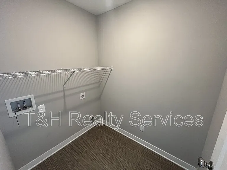 19946 Edwick Dr — Photo 17