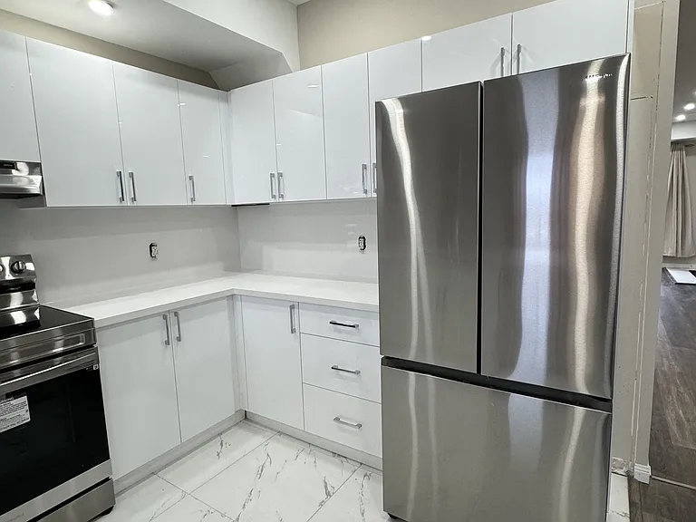 349 Edgehill Dr — Photo 3