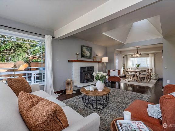 5th image of 6116 N Park Way
