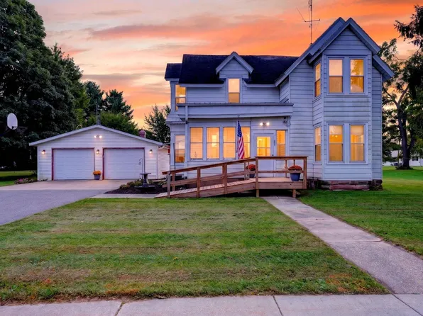 300 W Madison St, Spring Green, WI 53588