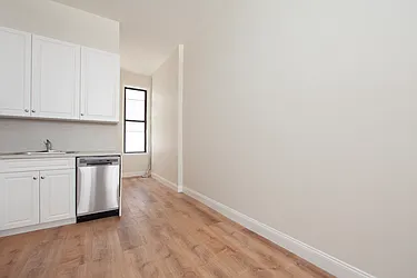 Rented by R New York