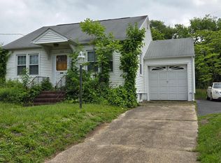 212 New Albany Rd, Moorestown, NJ 08057