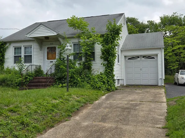 212 New Albany Rd, Moorestown, NJ 08057