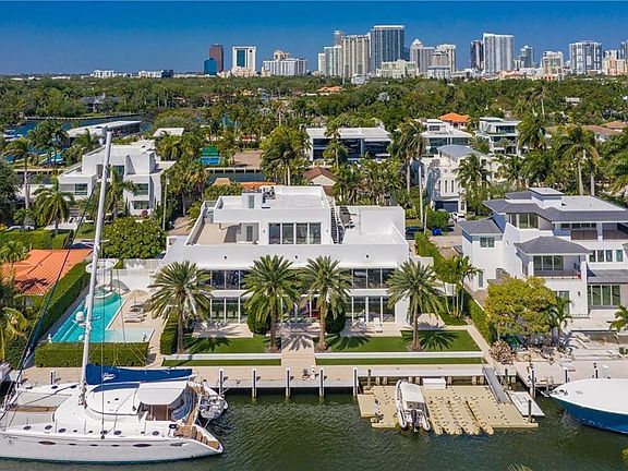2nd image of 500 Isle Of Capri Drive